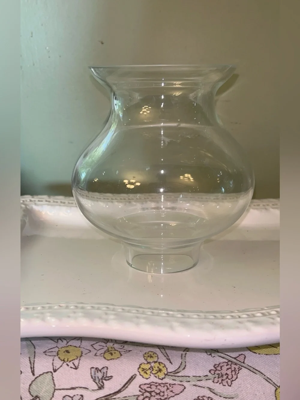 Clear Glass Bulb-shaped Hurricane/Chimney Shade